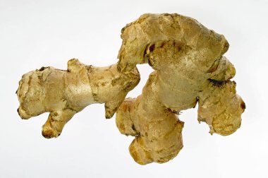 21 Kasım - 2004 Tahta Masa Üzerinde Zencefil Kökü - Zingiber Resmi Zencefil Beyaz Arkaplan Kalyan Maharashtra Hindistan