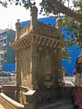 16 Mar 2019 Klasik Su Fıskiyesi ve Güvercin Çukuru GPO, Naneli Yol, Chhatrapati Shivaji Terminali, Ballard Malikânesi, Fort, Mumbai, Hindistan