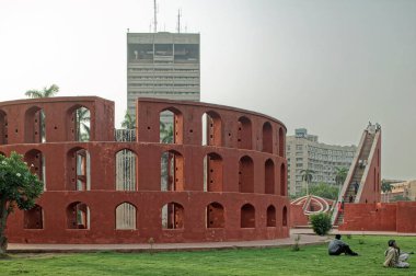 07-Jun-2004 Jantar Mantar, Maharaja Jai Singh Yeni Delhi INDIA tarafından inşa edilmiş, duvarcılık tarafından inşa edilmiş astronomik aletlerden oluşan bir gözlemevi.