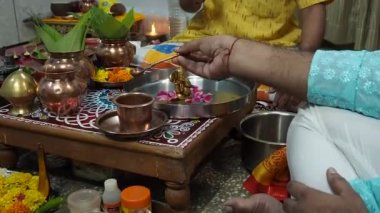 10 23 2021 Puja Lokgram Kalyan Maharashtra Hindistan için Ganes Törensel Hamamı