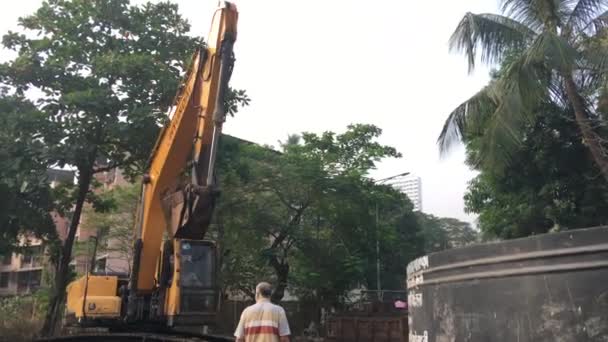 2021 Trabajo Excavadora Volquete Carro Tractor Suelo Volcado Lugar Trabajo — Vídeo de stock