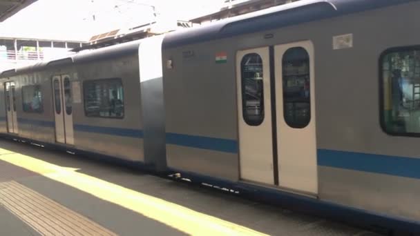 2022 Churchgate Bound Emu Local Train Living Vile Parle Station — Vídeos de Stock