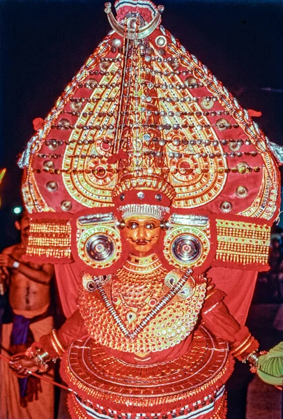 2016 Theyyam Teyyam Theyam Theyattam Kerala India Asia北马拉巴尔的宗教仪式形式 — 图库照片