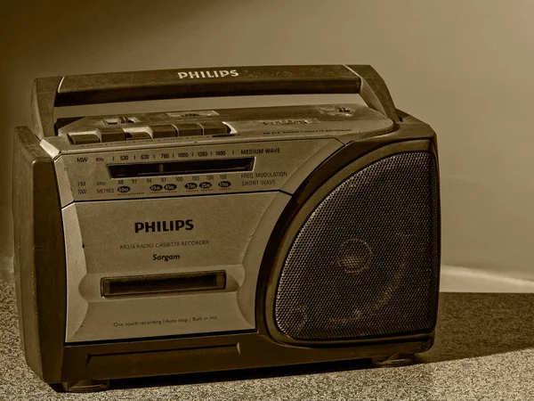 2022 Vintage Dusty Altes Philips Radio Mit Einem Kassettenspieler Mit — Stockfoto