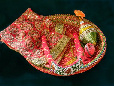 1228 2019 Güzel dekore edilmiş Hindu düğün hindistancevizi stüdyosu Lokgram Kalyan Maharashtra Hindistan.