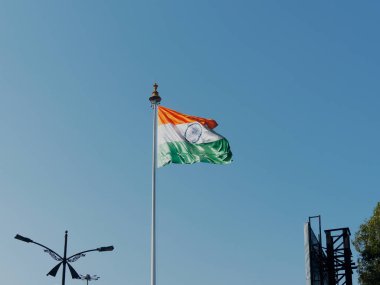 02 20 2022 Düşük Açılı Hint Bayrağına Karşı Pune Tren İstasyonu Maharashtra Hindistan.