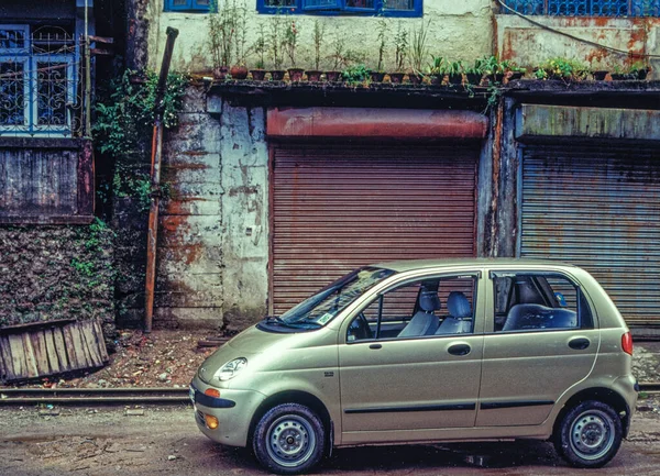 10 11: 2020 Vintage Daewoo Matiz arabası Kurseong Darjeeling Batı Bengal Hindistan 'da.