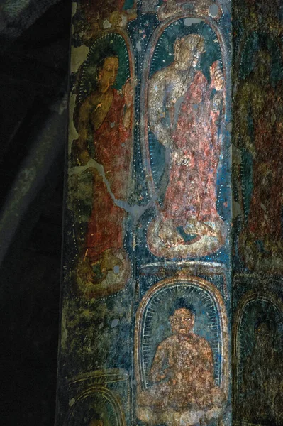 Caverna Pinturas Sobre Pilares Imagens Buda Atitude Ensino Medalhões Lótus — Fotografia de Stock