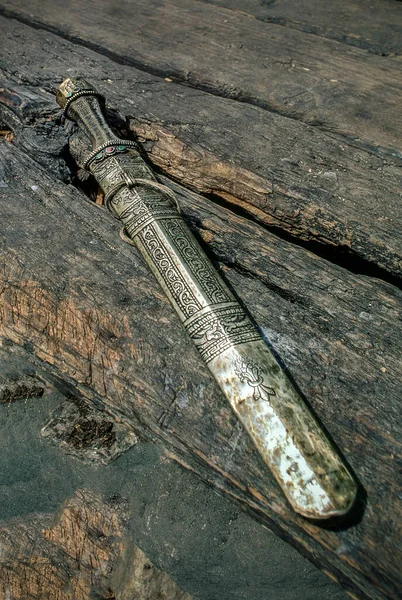 2016 Vintage Sword Sherdukpen Tribe Arunachal Bomdila Pradesh India — ストック写真