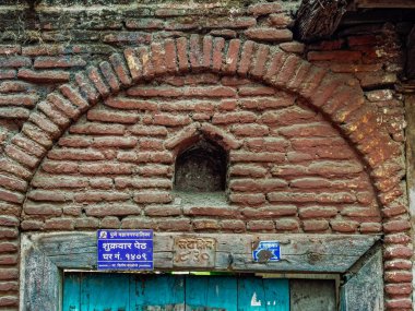 04 10 2022 Açık Tuğla Shukravar Peth Pune Maharashtra Hindistan 'da çalışıyor..