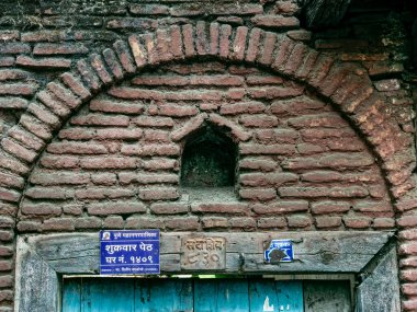 04 10 2022 Açık Tuğla Shukravar Peth Pune Maharashtra Hindistan 'da çalışıyor..