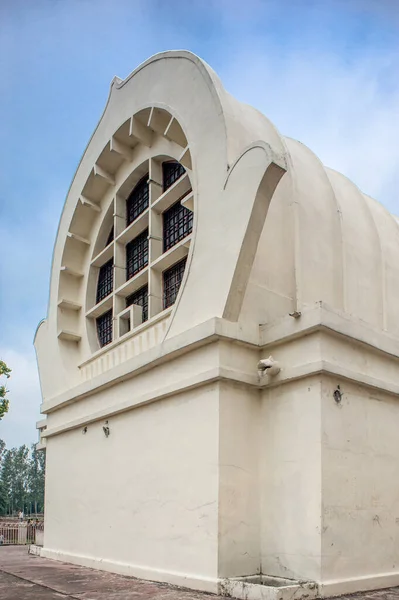 08 28 2008 Parinirvana Tapınağı Parinirvana Stupa, Kushinagar Uttar Pradesh Hindistan.