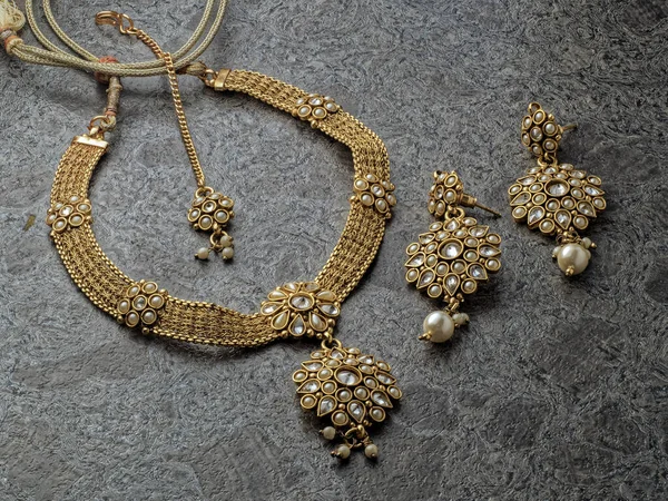 2022 Kundan Worke Perla Diamond Gold Necklace Set Studio Shot — Foto de Stock