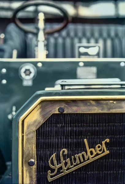 11 Ekim 2020 Ön Radyatör Izgarası ve Eski Humber Araba Logosu Mumbai Maharashtra Hindistan