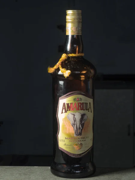 2022 Vieja Botella Amarula Fondo Oscuro Piedra Studio Shot Lokgram — Foto de Stock