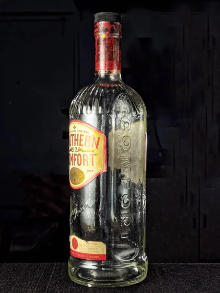 2022 Bottel Vacío Southern Comfort Licor Frutas Americano Estudio Filmado — Foto de Stock