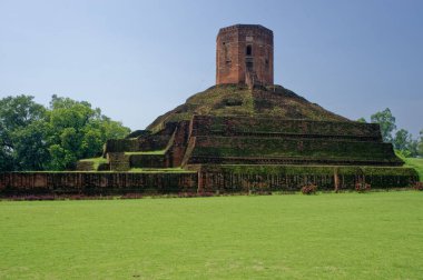 08 242008 Chaukhandi Stupa ve sekizgen kule Govardhan tarafından eklendi, Budist Sarnath Sitesi, Uttar Pradesh, Hindistan