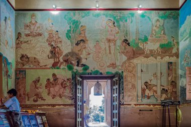 Lord Buddha 'nın hayatı Mulagandha Kuti Vihar içinde resim formatında; Varanasi yakınlarındaki Sarnath' da Budist sahası; Uttar Pradesh; Hindistan