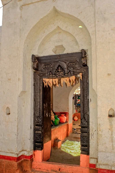 2010 Starý Dům Nádvořím Vyřezávané Dveře Janwada Village Bidar Karnataka — Stock fotografie