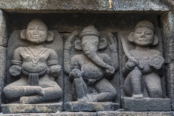 03 27 2017 Ston Sculpter And Ganesh Idol Inside Badlapur Step Well-(Badlapur Shivkalin Vihir Aka Peshwa Kalin Vihir) Devaloli Villedge Near Badlapur District: Thane Maharashtra India