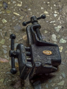 09 16 16 2022 Vintage döküm Demir minyatür Benç Vice Stüdyo Çekimi Kalyan Maharashtra Hindistan.