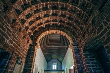 09 06 2009 Assisi Aziz Francis Kilisesi Tavanı M.S. 1661 'de inşa edildi, en uçtaki değişiklik görülebilir. Eski Goa Hindistan