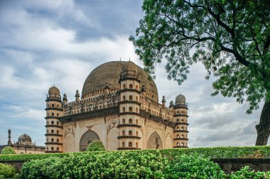 06 04 2008 İslam Mimarisi Muhammed Adil Shah Gol Gumbaz-Bijapur-KARNATAKA-INDIA tarafından 1659 yılında inşa edilmiştir.