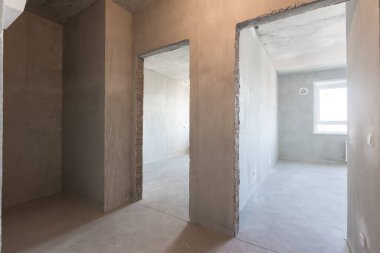 Dairenin içi gri renklerle süslenmemiş.