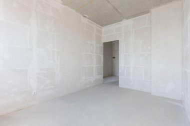 Dairenin içi gri renklerle süslenmemiş.