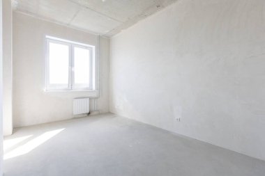 Dairenin içi gri renklerle süslenmemiş.