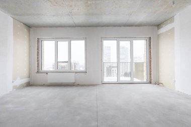 Dairenin içi gri renklerle süslenmemiş.