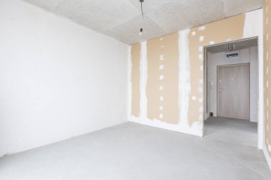 Dairenin içi gri renklerle süslenmemiş.