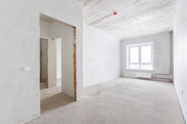 Dairenin içi gri renklerle süslenmemiş.