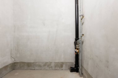 Dairenin içi gri renklerle süslenmemiş.