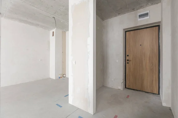 Wnętrze Apartamentu Bez Dekoracji Szarych Kolorach — Zdjęcie stockowe
