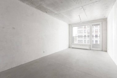 Dairenin içi gri renklerle süslenmemiş.