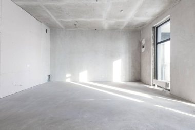 Dairenin içi gri renklerle süslenmemiş.