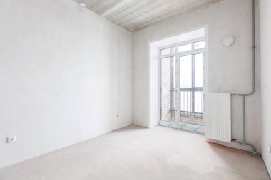 Dairenin içi gri renklerle süslenmemiş.