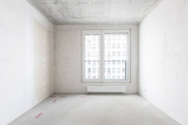 Dairenin içi gri renklerle süslenmemiş.