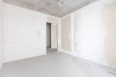 Dairenin içi gri renklerle süslenmemiş.