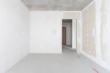 Dairenin içi gri renklerle süslenmemiş.