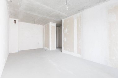 Dairenin içi gri renklerle süslenmemiş.