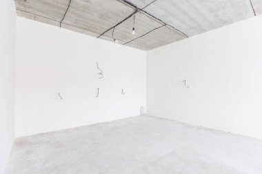 Dairenin içi gri renklerle süslenmemiş.