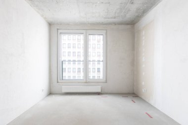 Dairenin içi gri renklerle süslenmemiş.