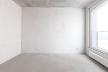 Dairenin içi gri renklerle süslenmemiş.