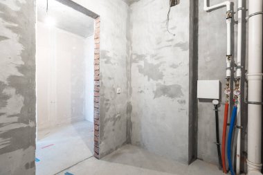 Dairenin içi gri renklerle süslenmemiş.