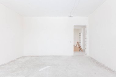 Dairenin içi gri renklerle süslenmemiş.