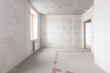 Dairenin içi gri renklerle süslenmemiş.