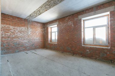 Dairenin içi gri renklerle süslenmemiş.