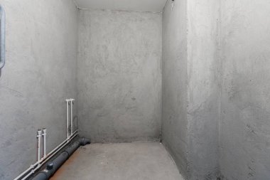 Dairenin içi gri renklerle süslenmemiş.